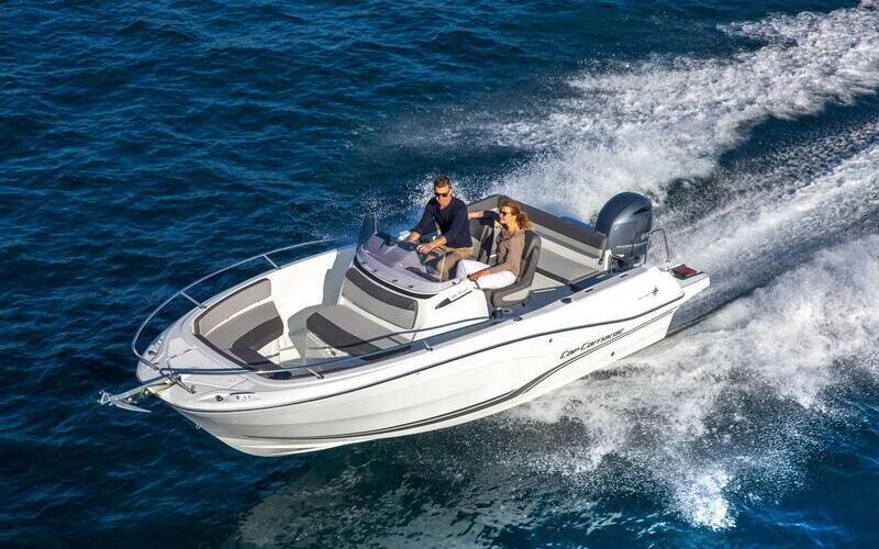 Offre Liberty Pass d'un bateau moteur Cap Camarat 6.5 CC-3 à Lorient