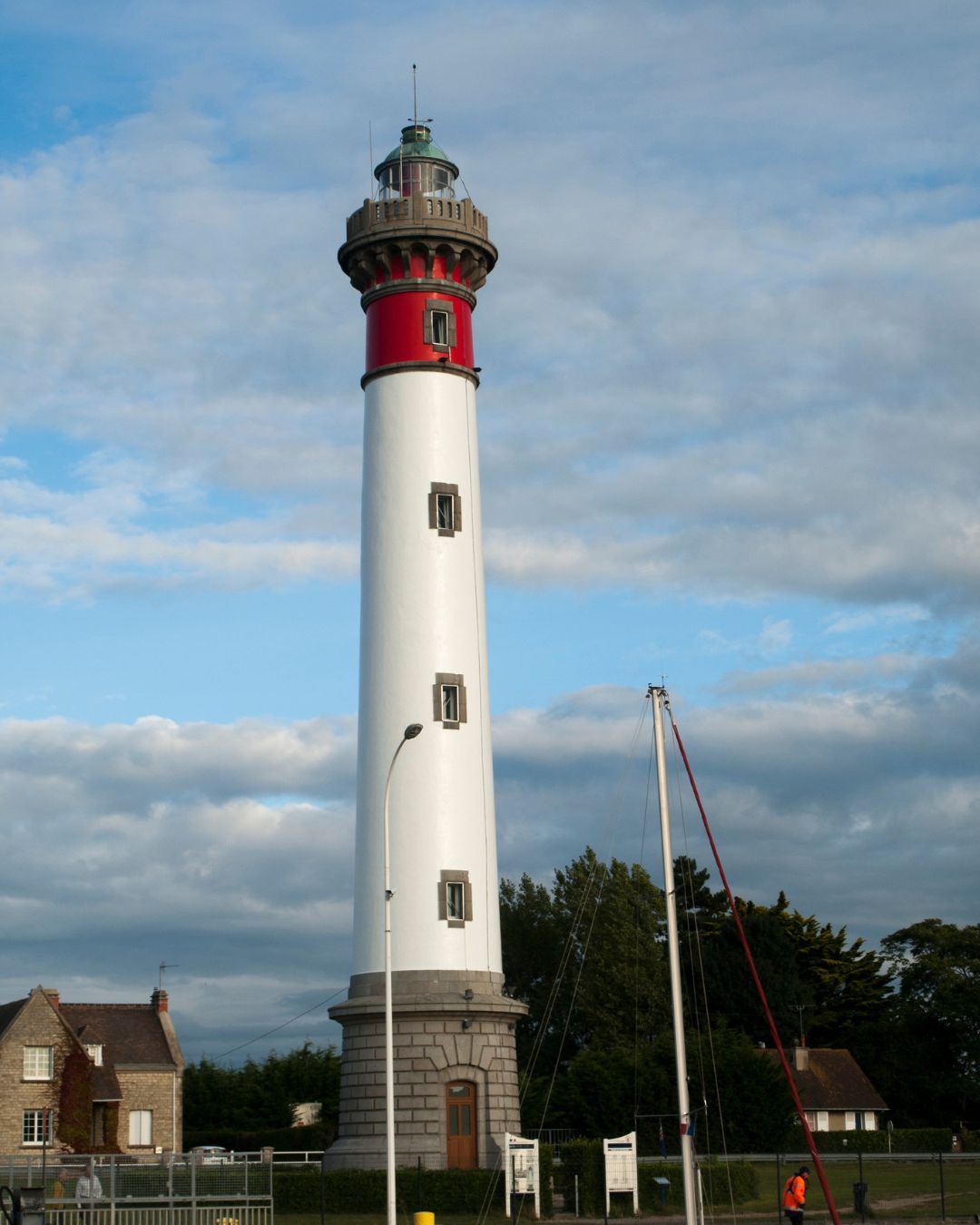 Navigation à Ouistreham le long de la Côte de Nacre en Normandie