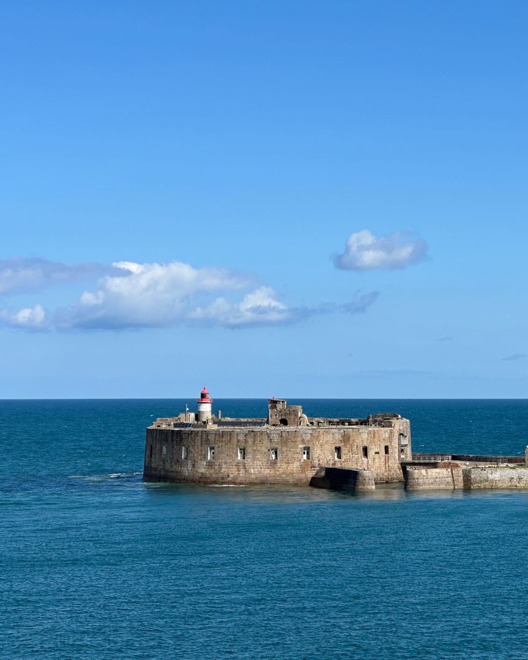 Navigation in the Cherbourg Harbor