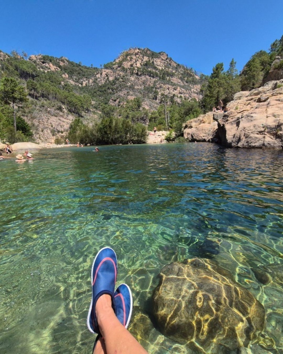 Navigation à Sari-Solenzara sur la côte orientale de la Corse